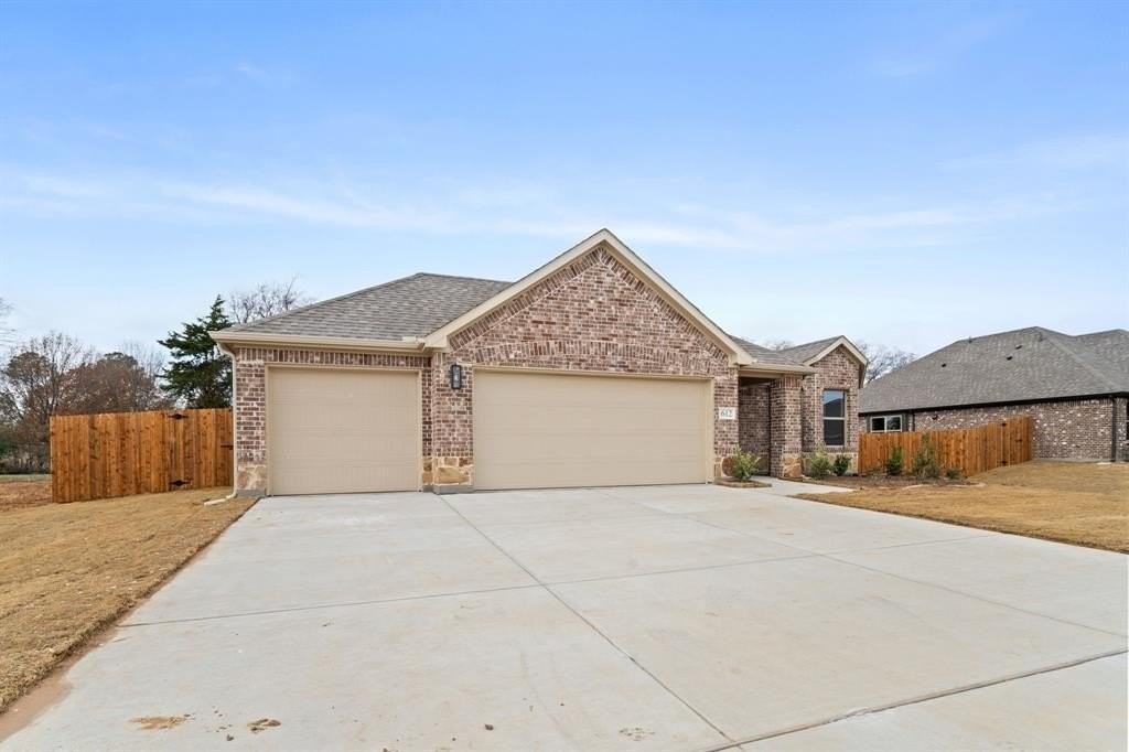 612 Kyle Dr - Photo 2 of 28