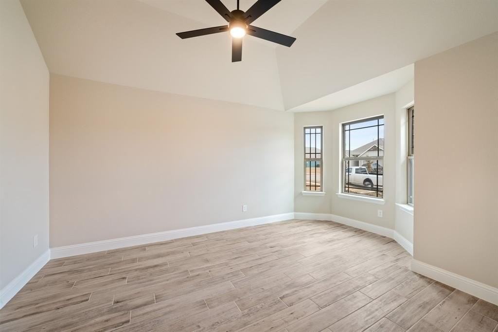 612 Kyle Dr - Photo 4 of 28