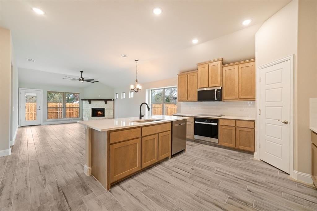 612 Kyle Dr - Photo 6 of 28