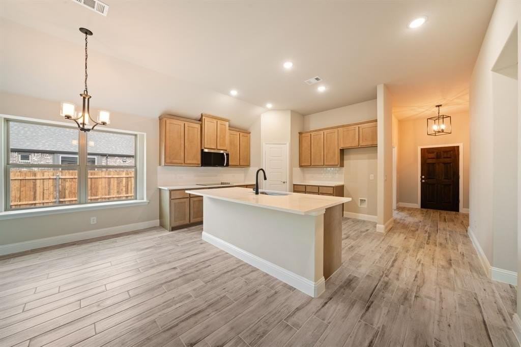 612 Kyle Dr - Photo 7 of 28