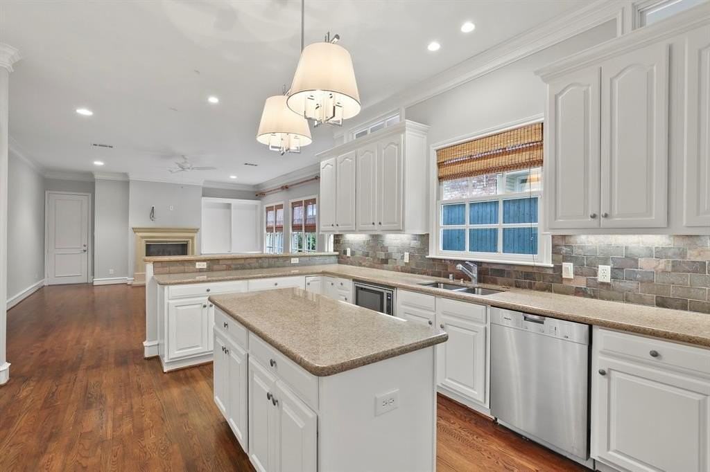 3444 Granada Ave - Photo 7 of 24