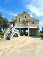 featured image of 3241 Castle Dr