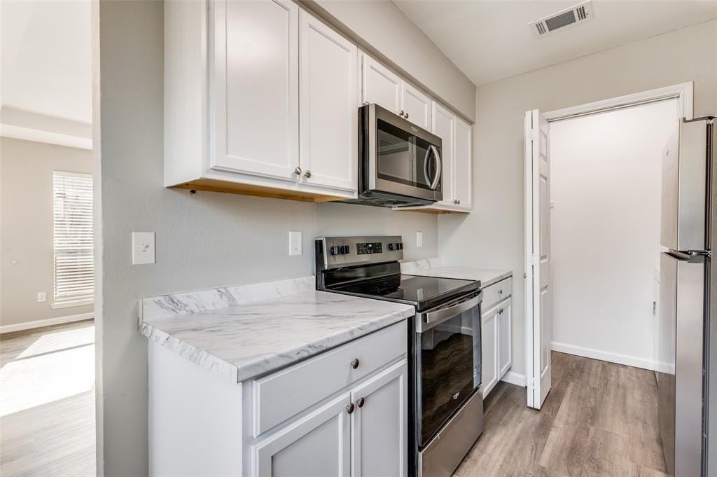 5304 Wild West Dr - Photo 6 of 25