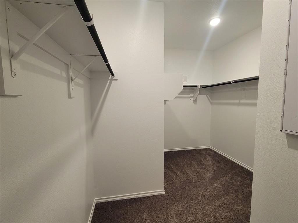 933 Ravenwood Ln - Photo 6 of 10