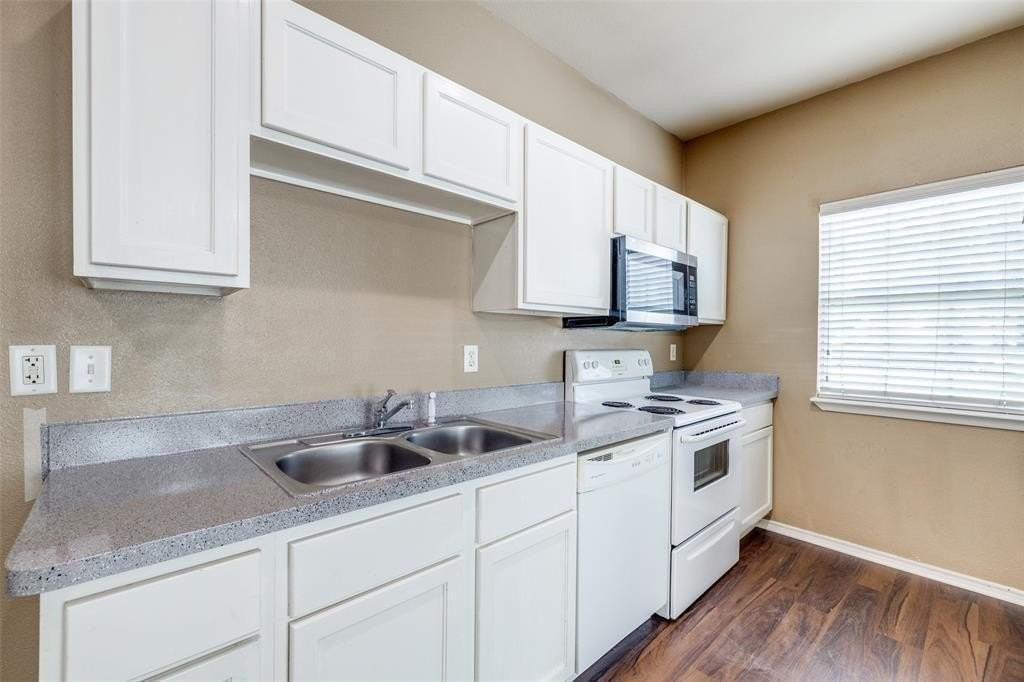 3518 8th Ave - Photo 6 of 12