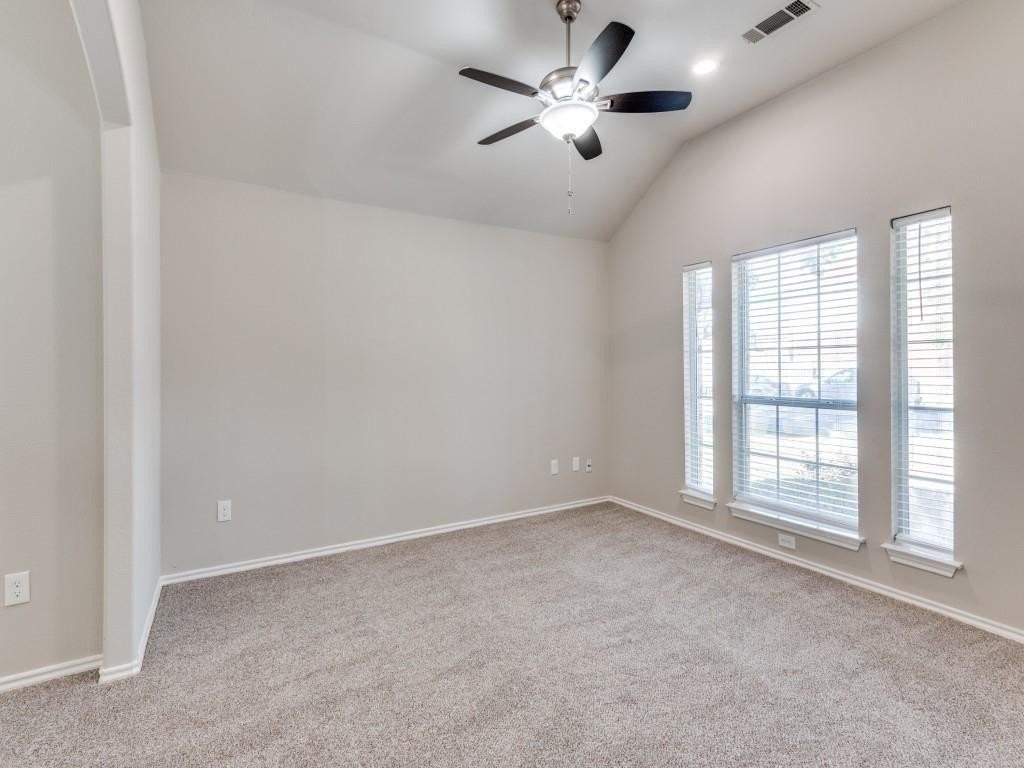 7952 Glenway Dr - Photo 5 of 25