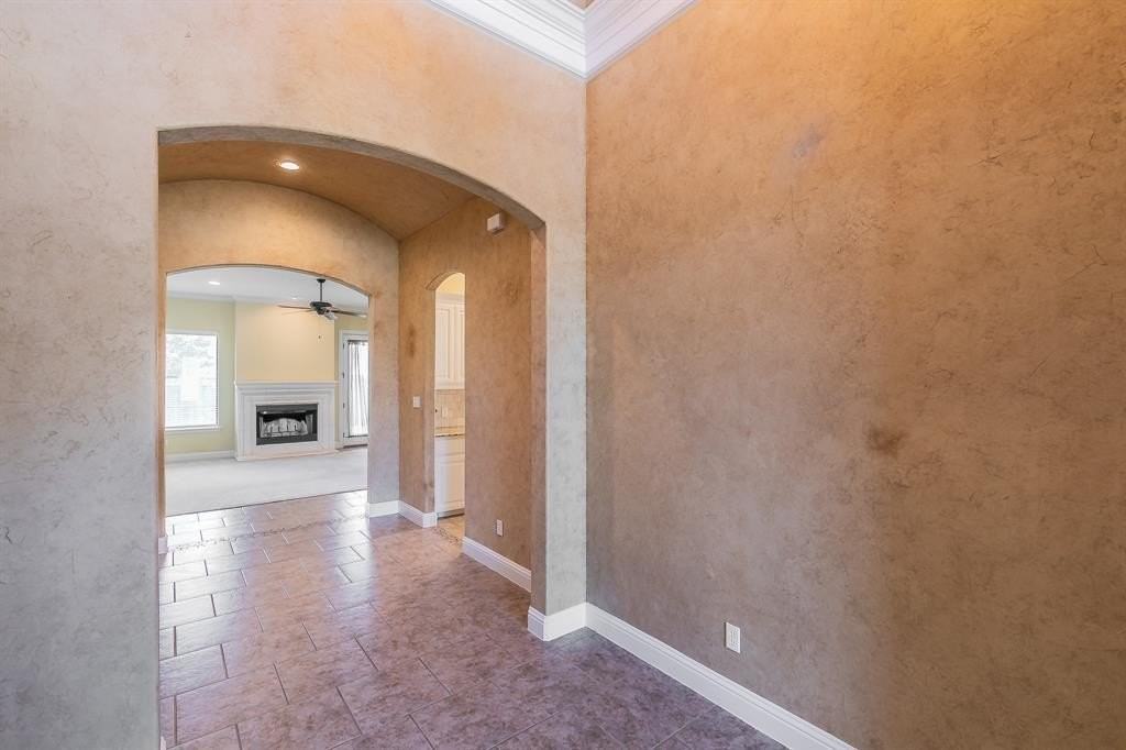 119 Olympic Dr - Photo 2 of 26