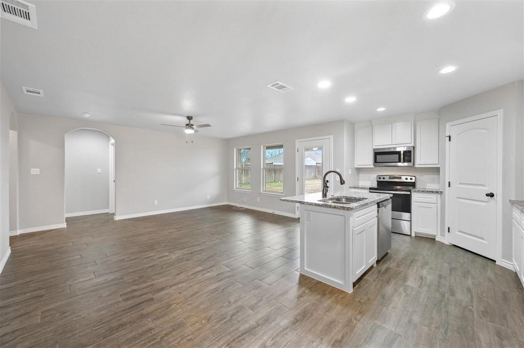 228 Saint Charles Dr #B - Photo 5 of 20