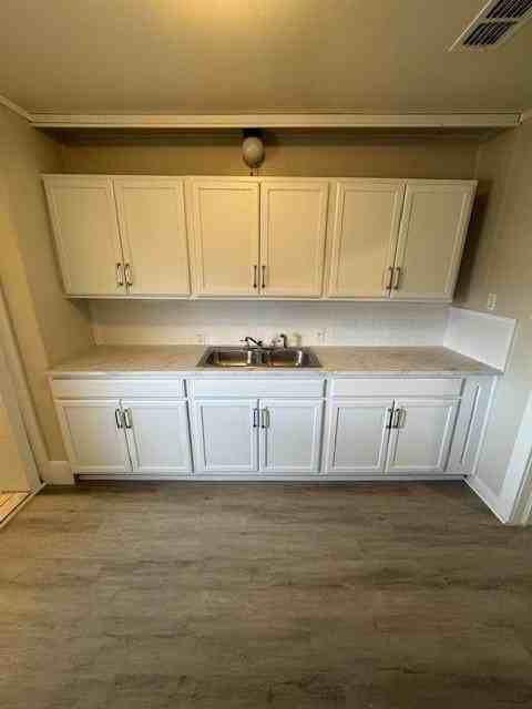 2718 S 11th St - Photo 4 of 13