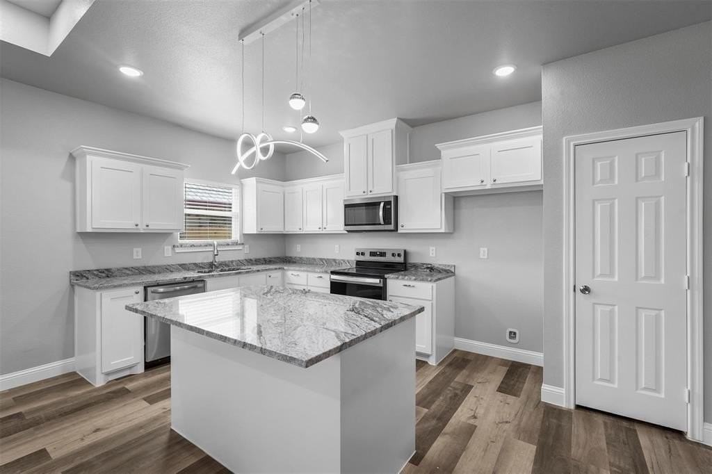 813 Oneal St - Photo 5 of 20