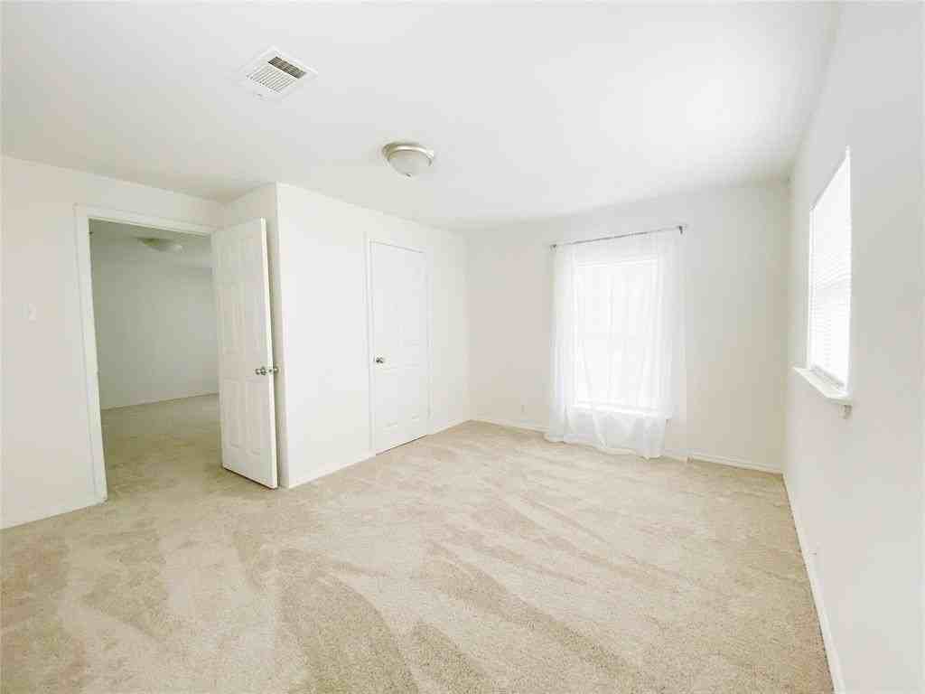 5517 Diaz Ave - Photo 6 of 13