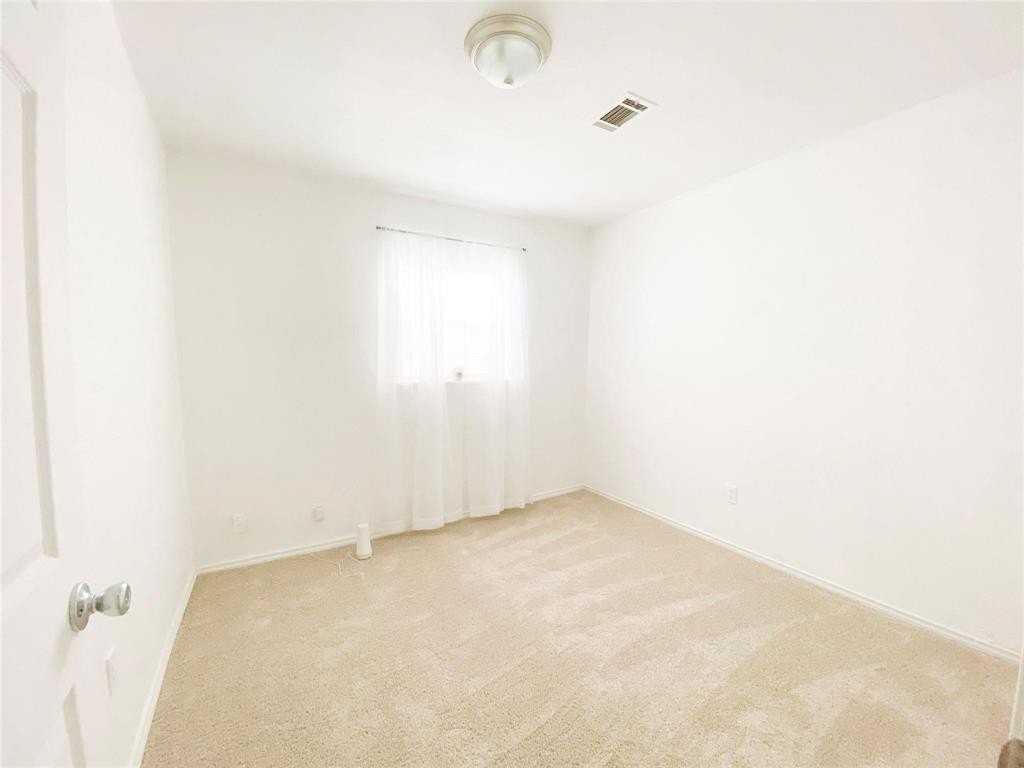 5517 Diaz Ave - Photo 7 of 13