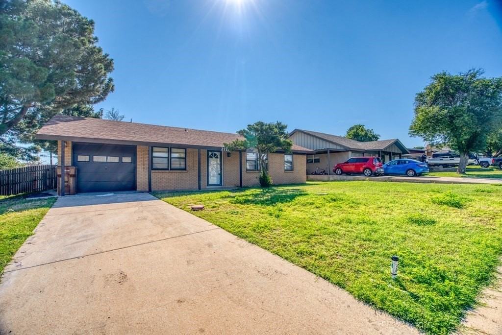 2711 Cindy Ln - Photo 2 of 22