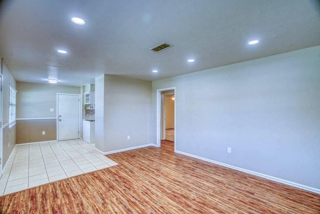 2711 Cindy Ln - Photo 4 of 22