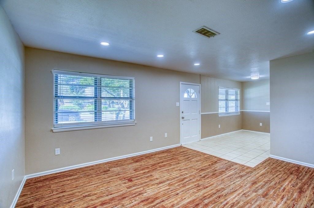 2711 Cindy Ln - Photo 5 of 22