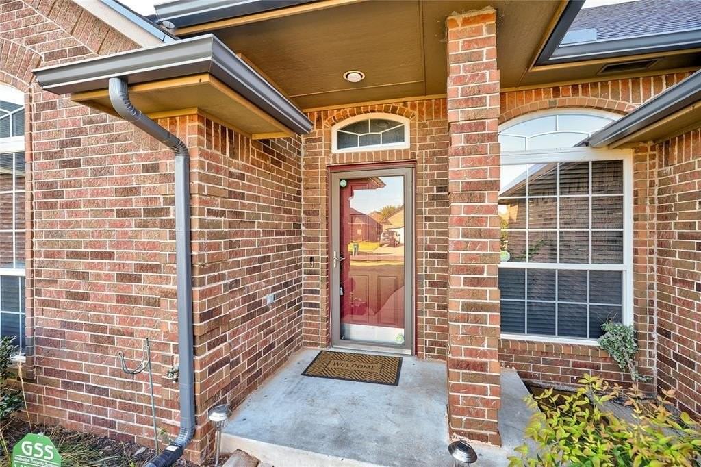 7508 Nw 134th St - Photo 3 of 30