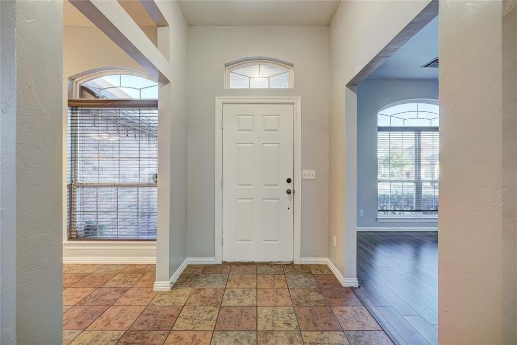 7508 Nw 134th St - Photo 4 of 30