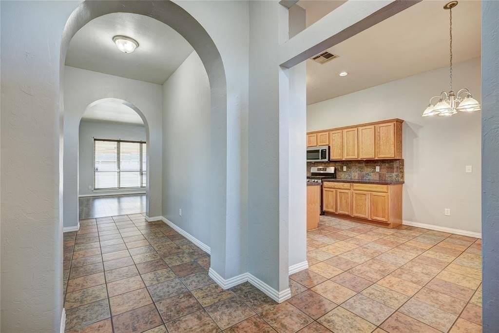 7508 Nw 134th St - Photo 5 of 30