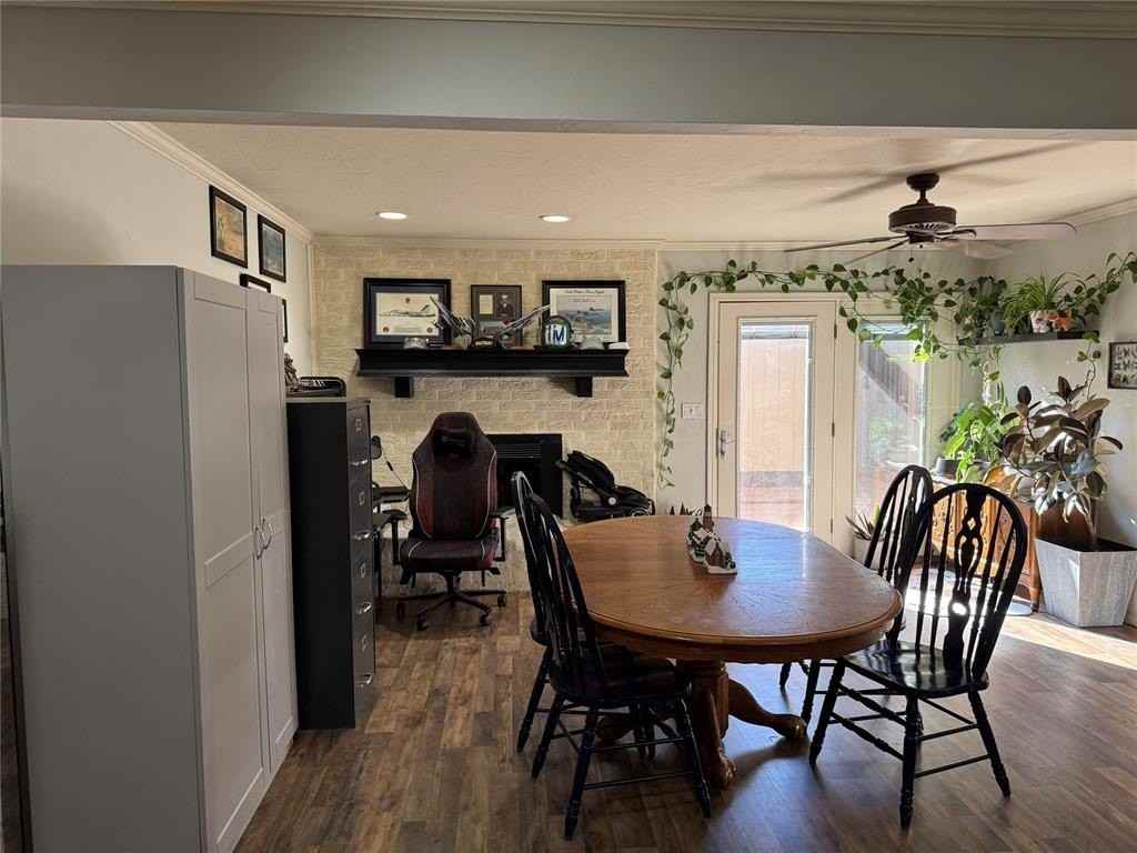 1327 Canterbury Blvd - Photo 3 of 18