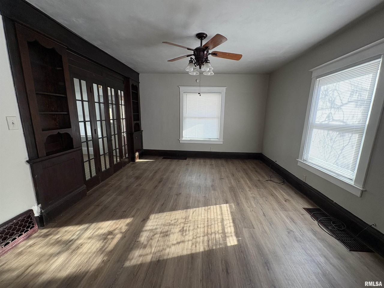 2403 N Peoria Ave - Photo 3 of 16