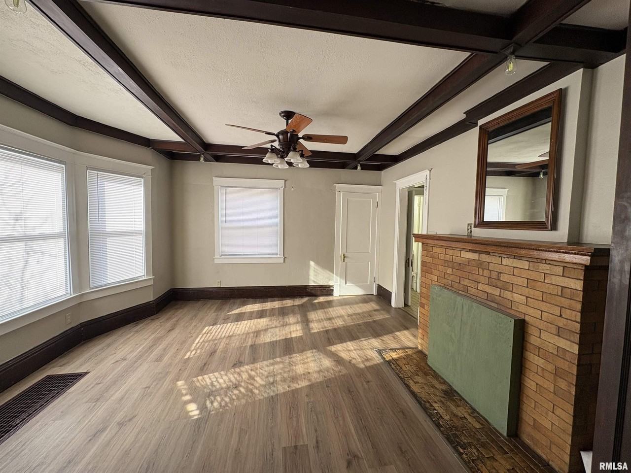 2403 N Peoria Ave - Photo 4 of 16