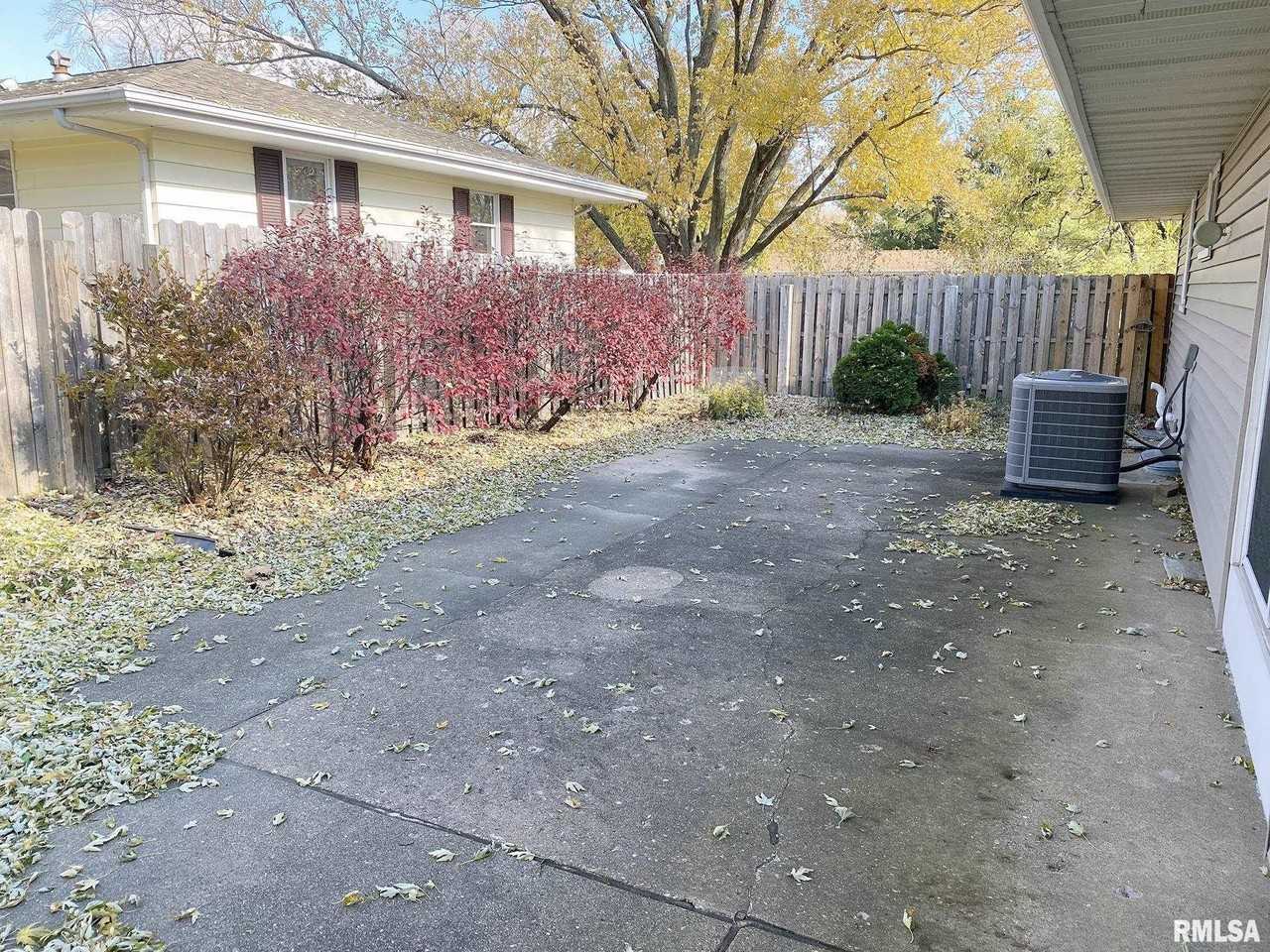 1829 W Daytona Dr - Photo 4 of 36