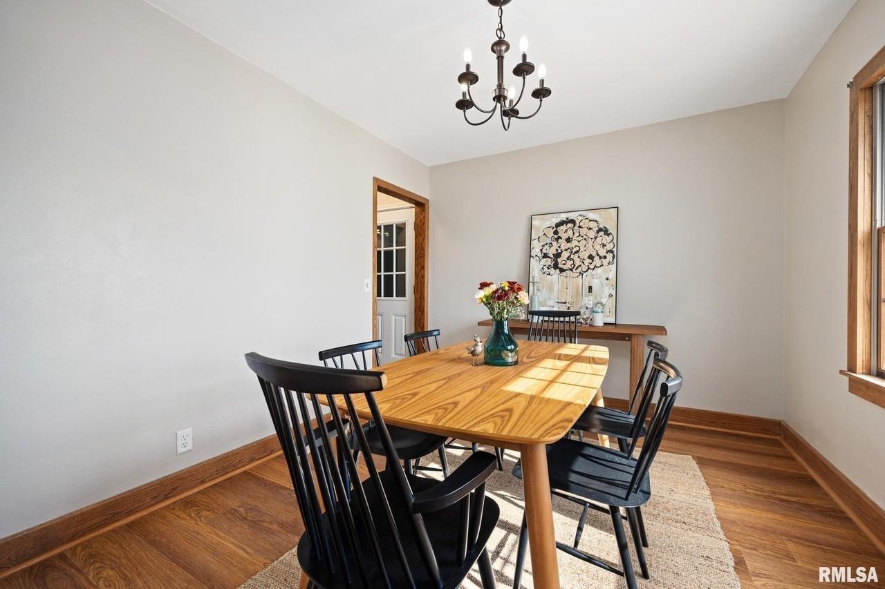 205 W Glen Ave - Photo 6 of 40