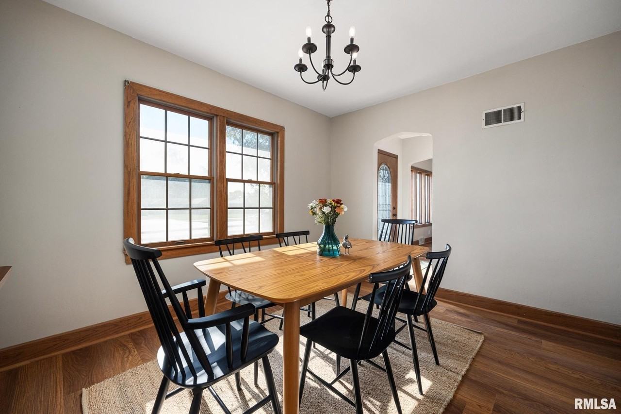 205 W Glen Ave - Photo 7 of 40