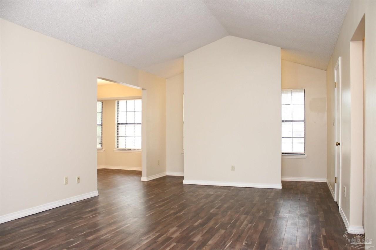 7608 Wilshire Rd - Photo 3 of 18