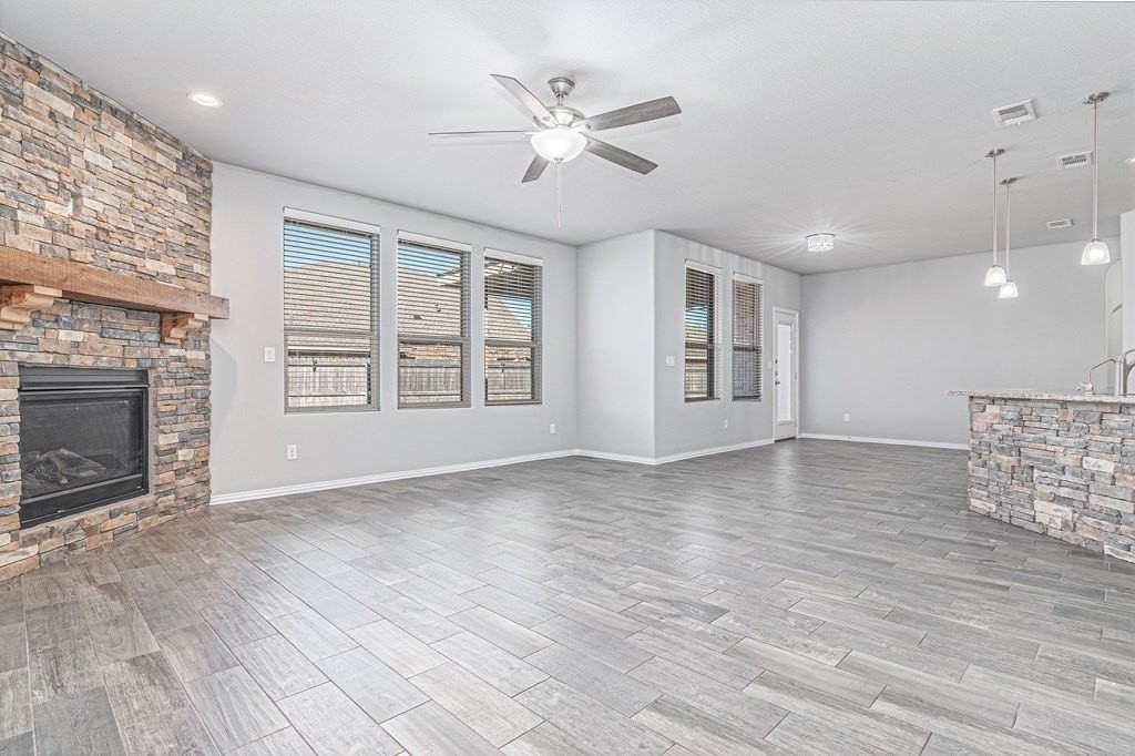 819 Pentagon Rd - Photo 2 of 28