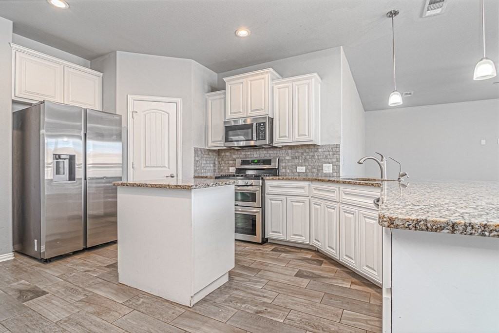 819 Pentagon Rd - Photo 3 of 28