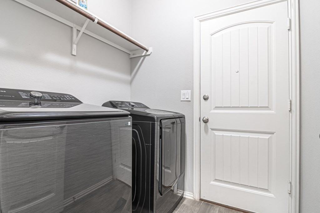 819 Pentagon Rd - Photo 4 of 28