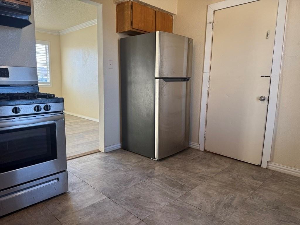 3406 Sycamore Ave - Photo 5 of 15