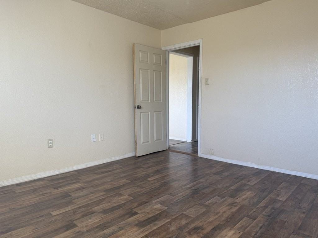 3406 Sycamore Ave - Photo 7 of 15