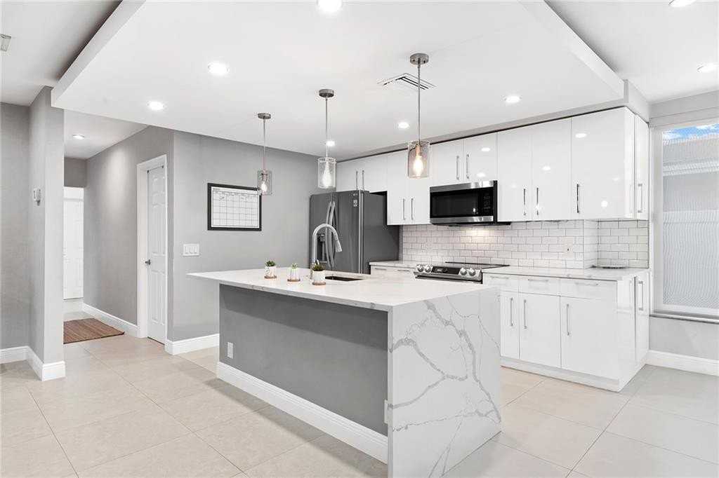 2801 Ne 59th St - Photo 6 of 38