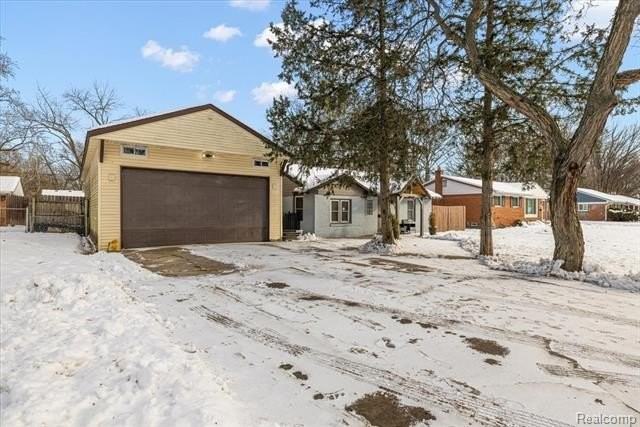 28260 Aberdeen St - Photo 2 of 21