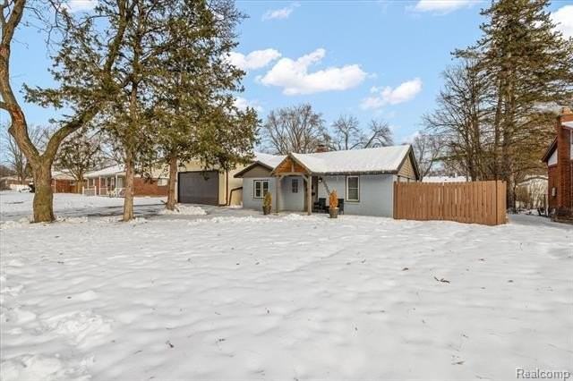 28260 Aberdeen St - Photo 3 of 21