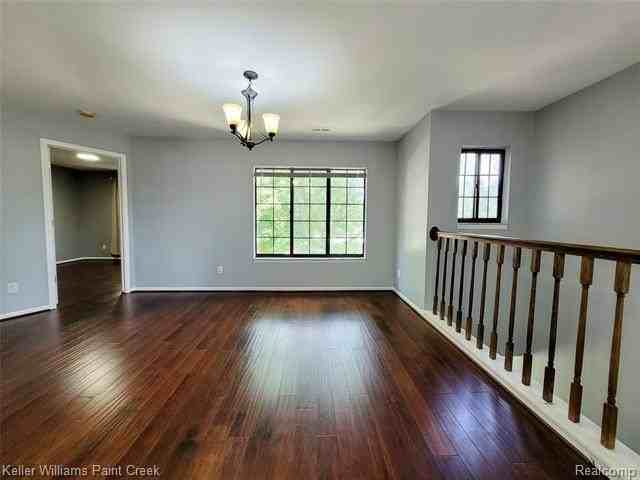 1506 Meadow Side Dr - Photo 4 of 23