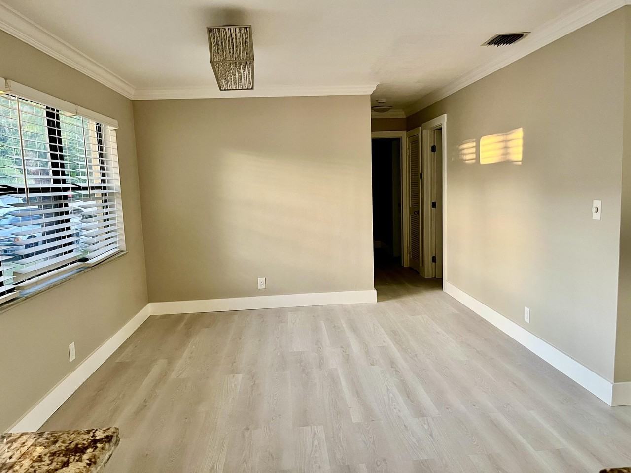 1520 N 25th Ave - Photo 6 of 17