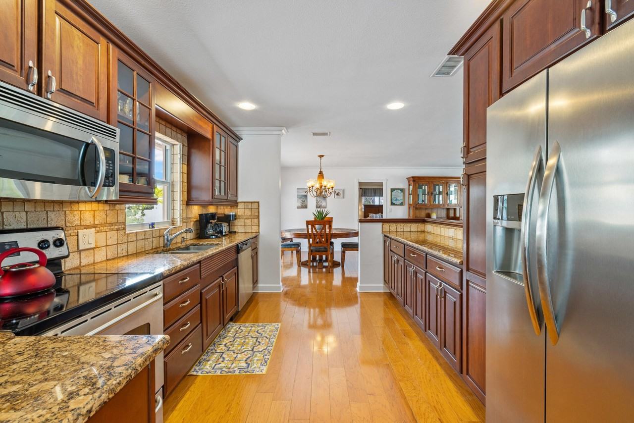 925 Cypress Dr - Photo 7 of 18