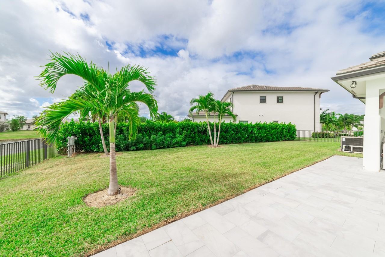 3018 Safflower Cir - Photo 5 of 44