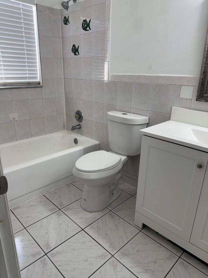 4916 Pimlico Ct - Photo 5 of 9