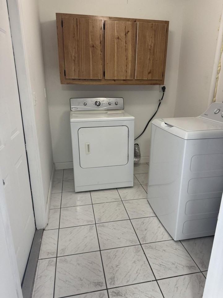 4916 Pimlico Ct - Photo 6 of 9