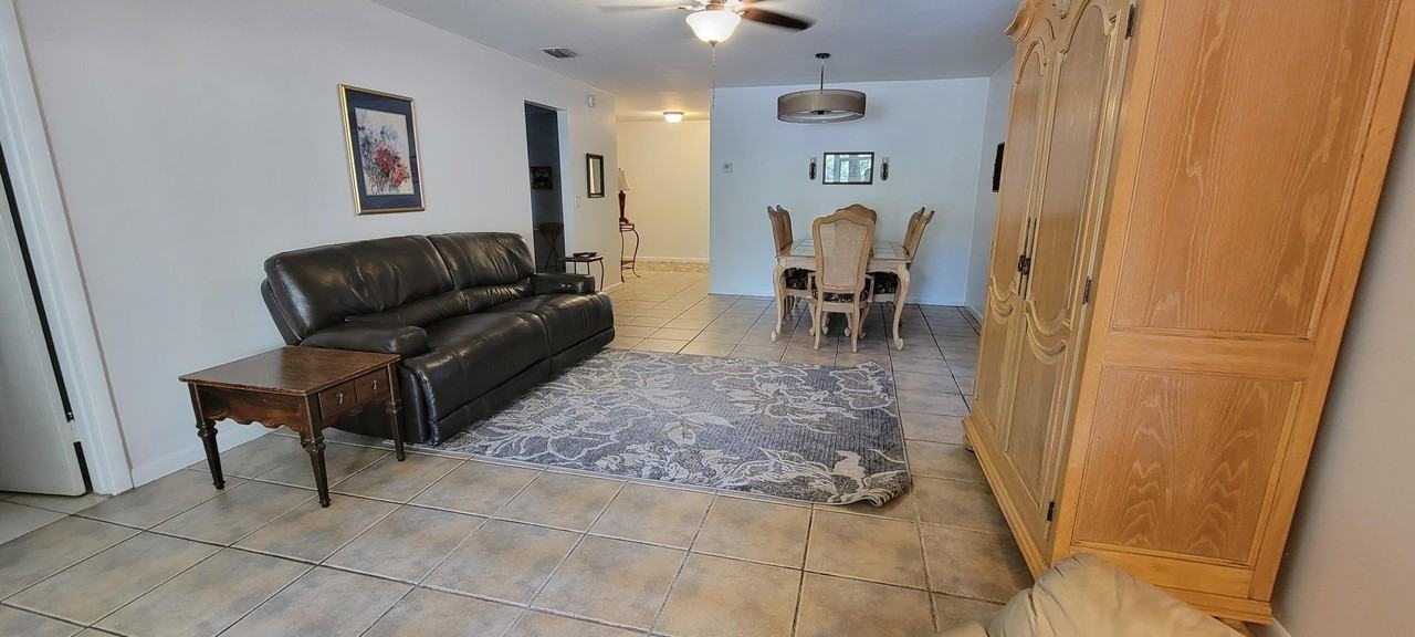 12738 Peconic Ct - Photo 5 of 14