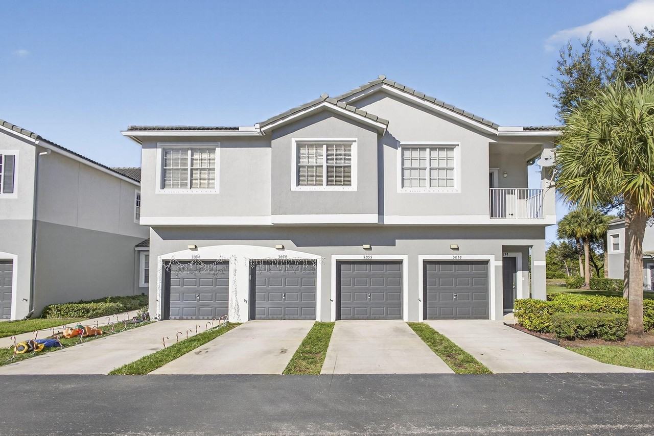 3055 Grandiflora Dr - Photo 4 of 35