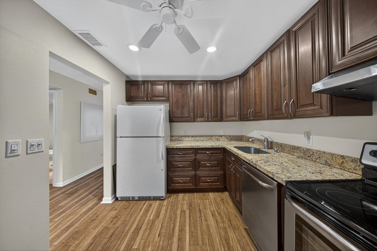 9187 Norte Lago #5I - Photo 5 of 37