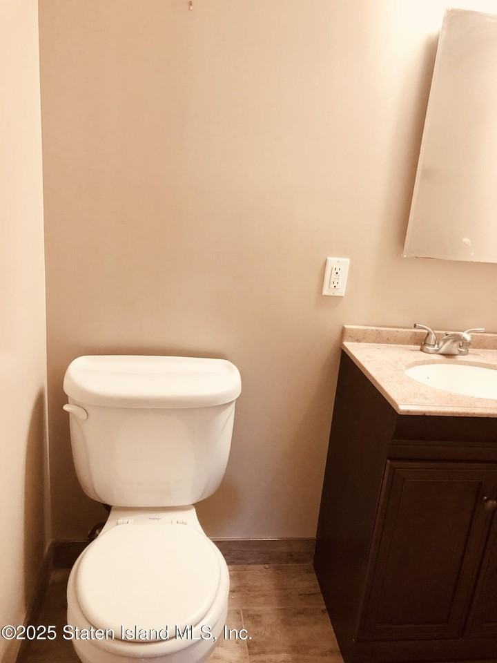 573 Armstrong Ave #2 - Photo 5 of 9