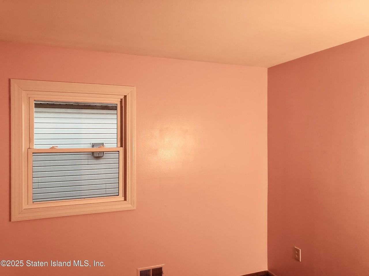 573 Armstrong Ave #2 - Photo 7 of 9