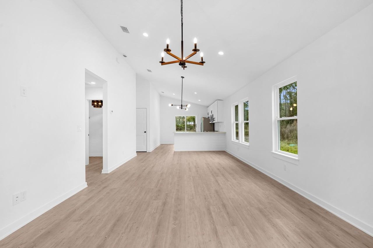 964 W 9th St - Photo 2 of 22