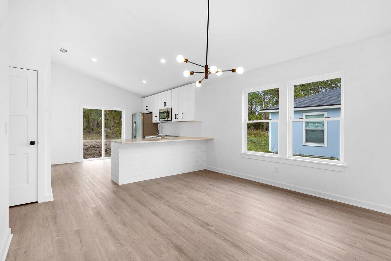 964 W 9th St - Photo 5 of 22